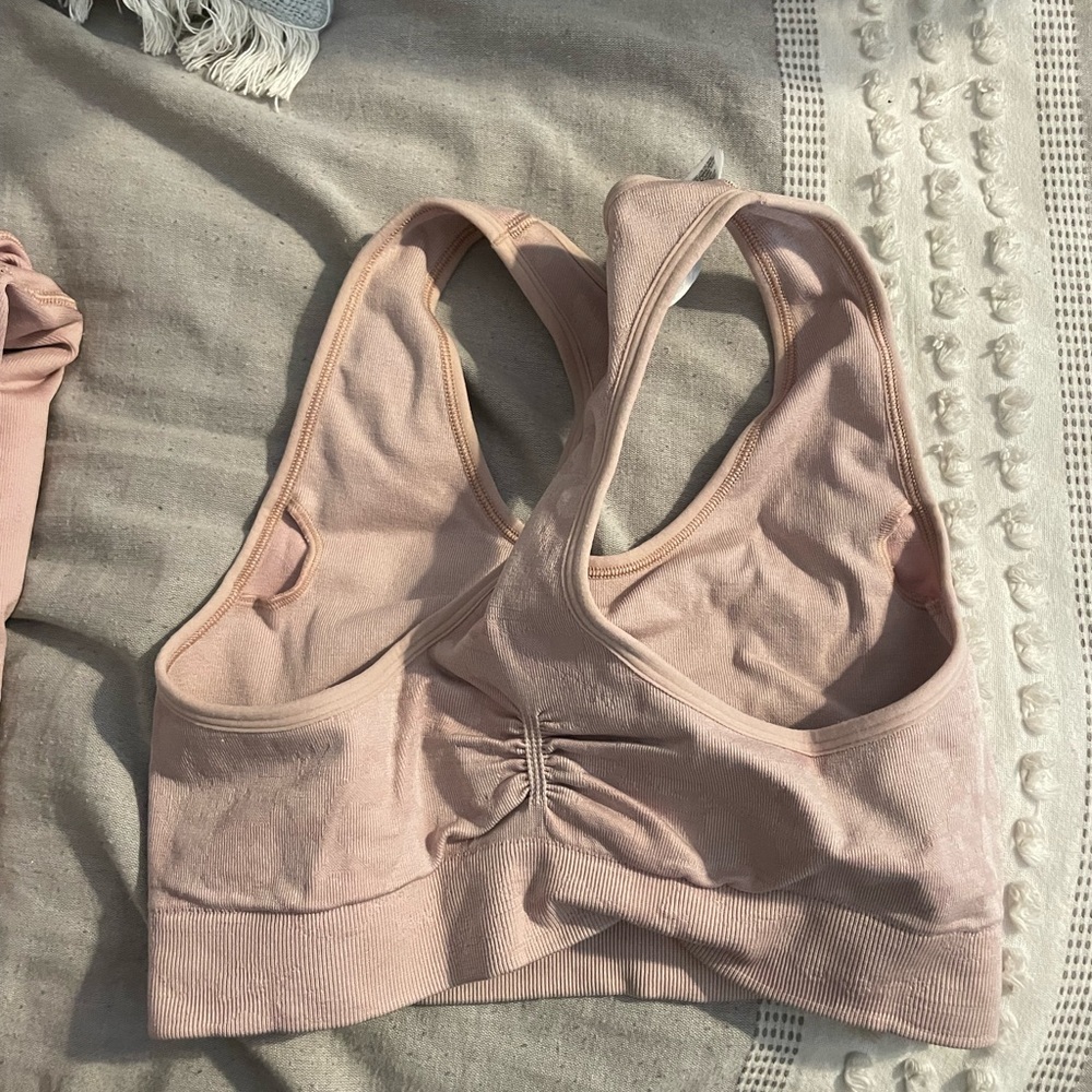 Gymshark adapt camo sports bra - Picture 2 of 2